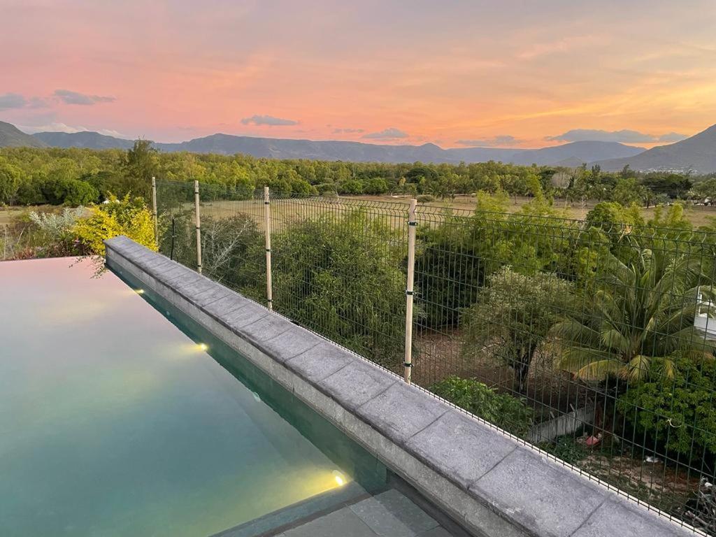 373 Wolmar Cosy And Modern Apartment- 200 Metres From The Beach And Supermarkets And Just Next To Domaine De Wolmar With Views Of Deers And Green Natural Park Flic en Flac Exterior foto